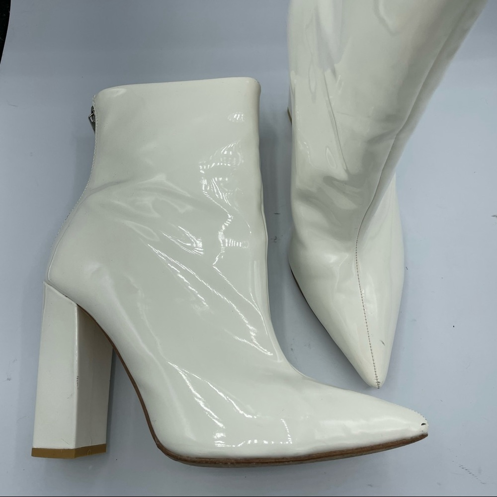 Raye White Patent Leather Pointed Toe Heeled Boots Womens 8.5 Fall Classic Boho